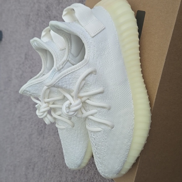 Yeezy Boost 350 Size 4 - Picture 1 of 14